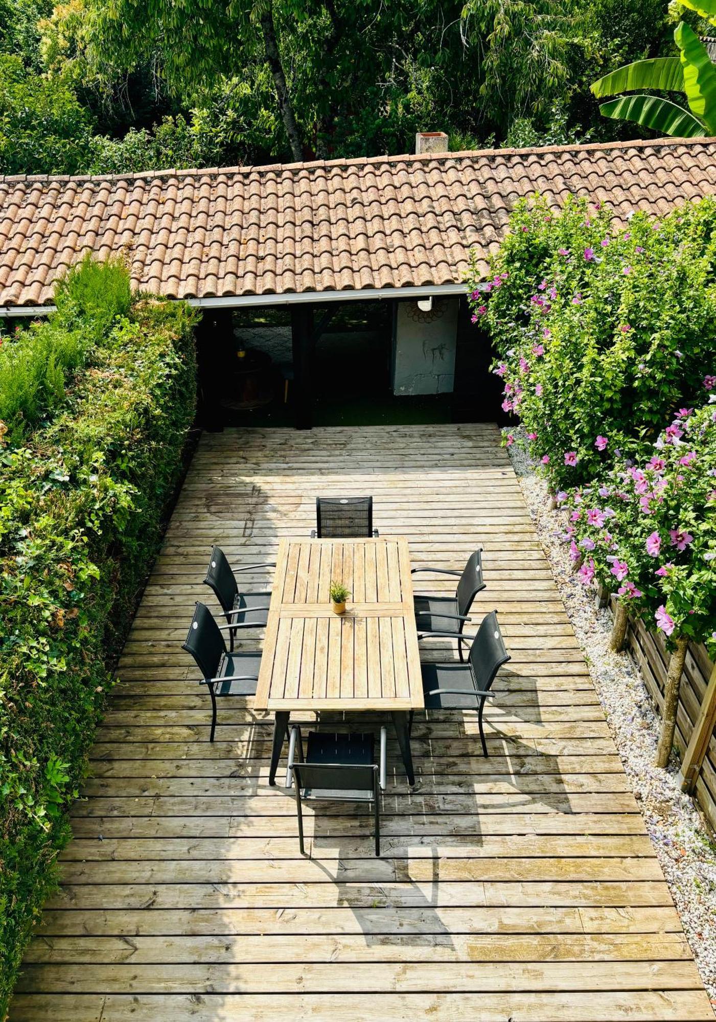 La Maison Du Parc, Charme Et Tranquillite Niort Exterior foto